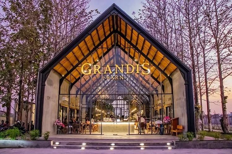 Grandis barn salah satu tempat wisata di solo yang instagramable